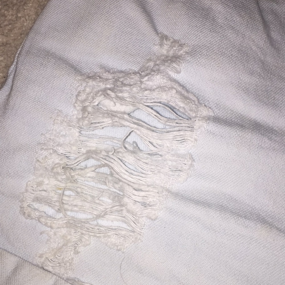 !SOLD! Brandy Melville Jean Shorts - Picture 8 of 8